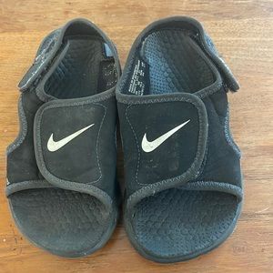 Nike sandals size 11